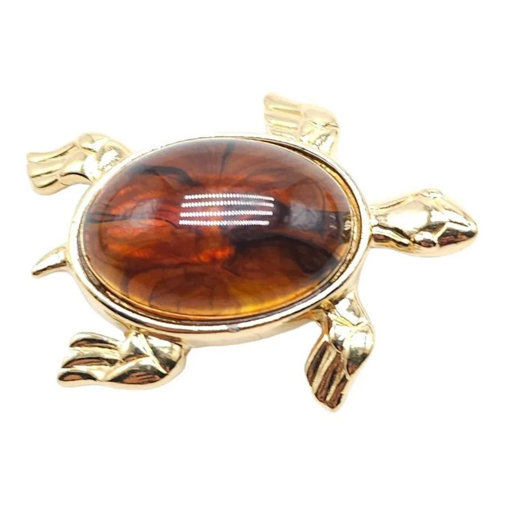 Trifari Faux Tortoise Shell Lucite Turtle Shape Brooch Pin Gold Tone Vintage HTF